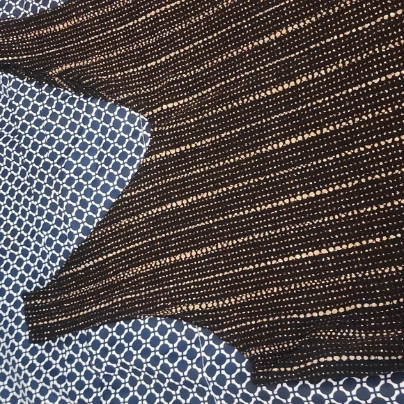 Gold and Black Shimmer Tank Top Size Small - Picture 3 of 10